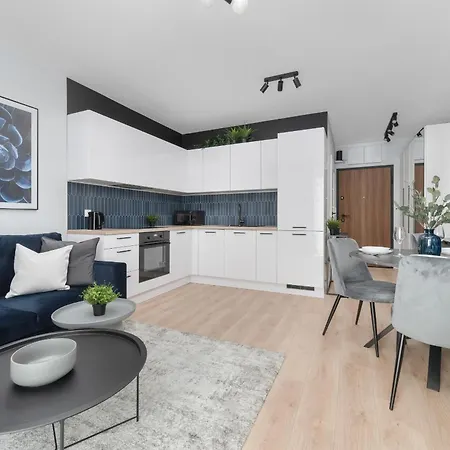 Apartment Eleganckie We Wroclawiu Z Parkingiem I Biurkiem Do Pracy Zdalnej By Renters