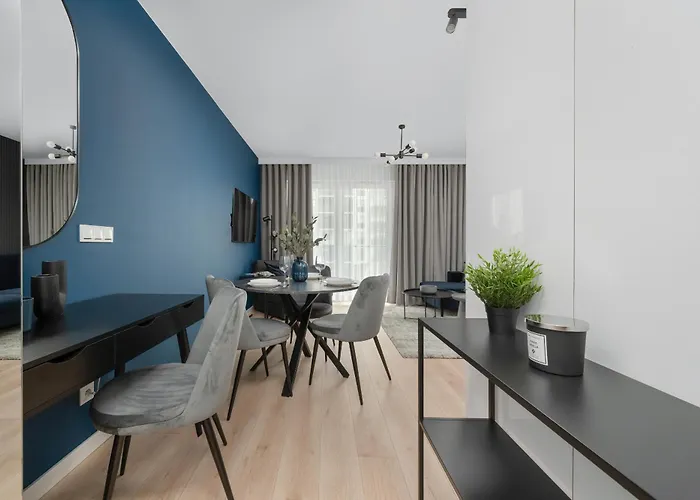 Eleganckie We Wroclawiu Z Parkingiem I Biurkiem Do Pracy Zdalnej By Renters דירה ורוצלב