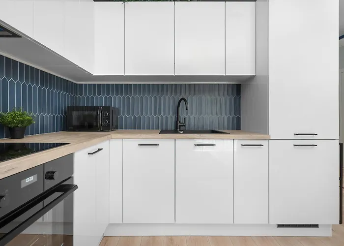 Eleganckie We Wroclawiu Z Parkingiem I Biurkiem Do Pracy Zdalnej By Renters ורוצלב