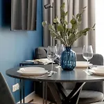 Apartamento Eleganckie We Wroclawiu Z Parkingiem I Biurkiem Do Pracy Zdalnej By Renters