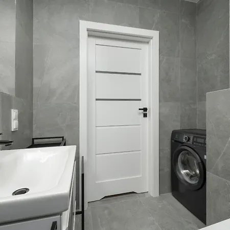 アパート Eleganckie We Wroclawiu Z Parkingiem I Biurkiem Do Pracy Zdalnej By Renters ヴロツワフ