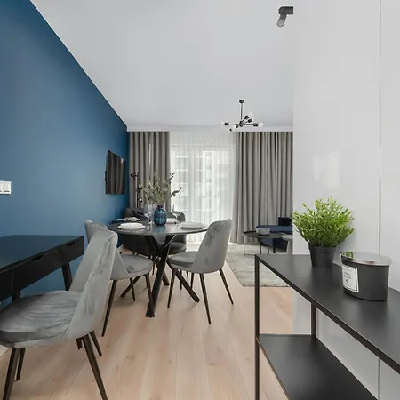 Eleganckie We Wroclawiu Z Parkingiem I Biurkiem Do Pracy Zdalnej By Renters Apartamento Wrocław