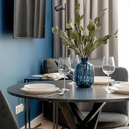 Apartment Eleganckie We Wroclawiu Z Parkingiem I Biurkiem Do Pracy Zdalnej By Renters